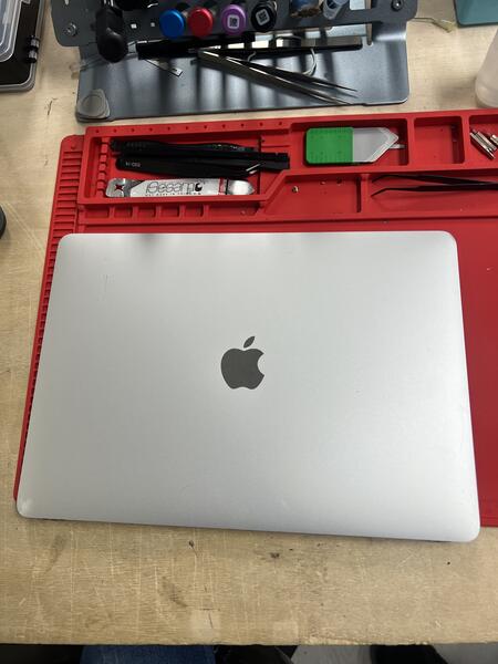 macbook screen repair water damage ucf